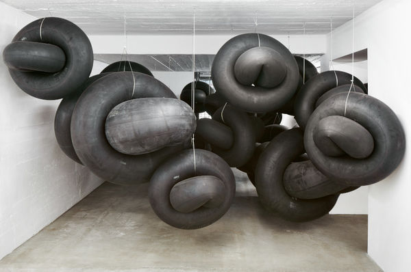 Michael Sailstorfer: Himmel, Berlin (20212). Foto: NOSHE